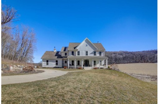 5612 Midland Road, Mazomanie, WI 53560