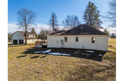 E1984 Miller Road, La Valle, WI 53941