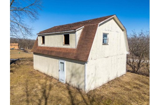 E1984 Miller Road, La Valle, WI 53941