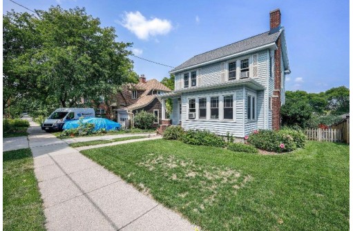 2406 Chamberlain Avenue, Madison, WI 53726