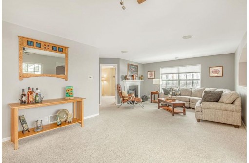 4703 Poplar Creek Drive, Madison, WI 53718