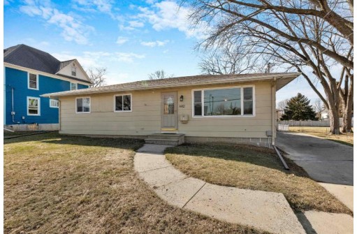 602 S University Avenue, Beaver Dam, WI 53916