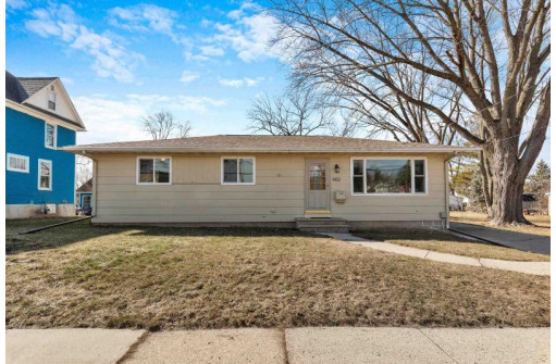 602 S University Avenue, Beaver Dam, WI 53916