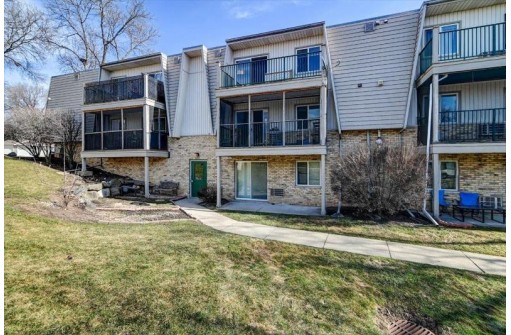 2412 Independence Lane 204, Madison, WI 53704