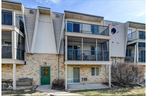 2412 Independence Lane 204, Madison, WI 53704