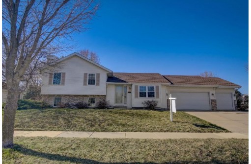 6650 Carlton Drive, Madison, WI 53718