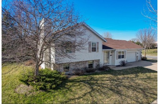 6650 Carlton Drive, Madison, WI 53718