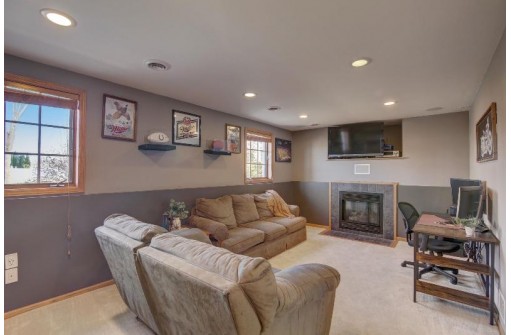 6650 Carlton Drive, Madison, WI 53718