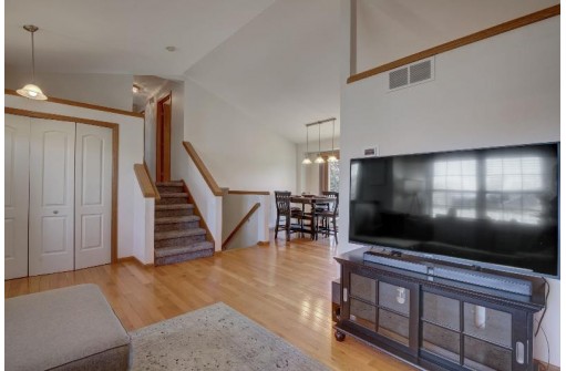 6650 Carlton Drive, Madison, WI 53718