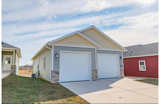 1206 Tivoli Circle, Oregon, WI 53575