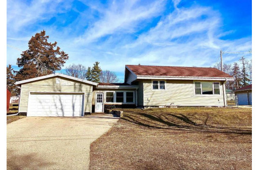 1049 W Cherry Street, Lancaster, WI 53813