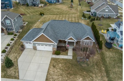 837 Alpine Parkway, Oregon, WI 53575