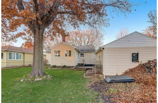 3725 Wilshire Lane, Madison, WI 53714