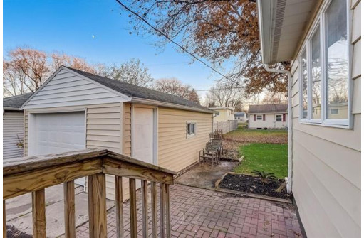 3725 Wilshire Lane, Madison, WI 53714