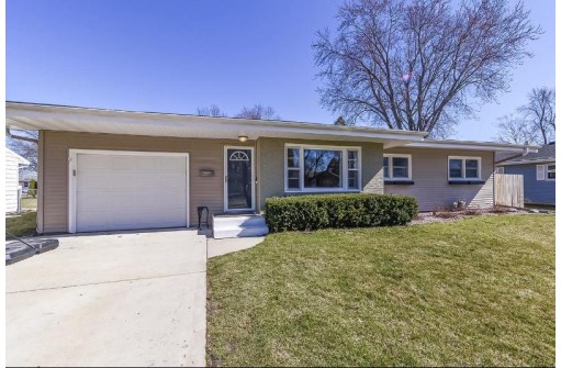 1522 N Lexington Drive, Janesville, WI 53545