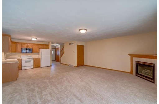 653 Cardinal Way 653, Sun Prairie, WI 53590