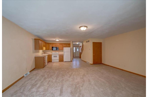 653 Cardinal Way 653, Sun Prairie, WI 53590