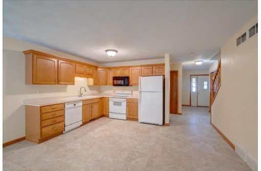 653 Cardinal Way 653, Sun Prairie, WI 53590