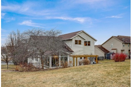 908 James Court, Waunakee, WI 53597