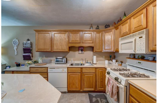 2397 Effingham Way, Sun Prairie, WI 53590