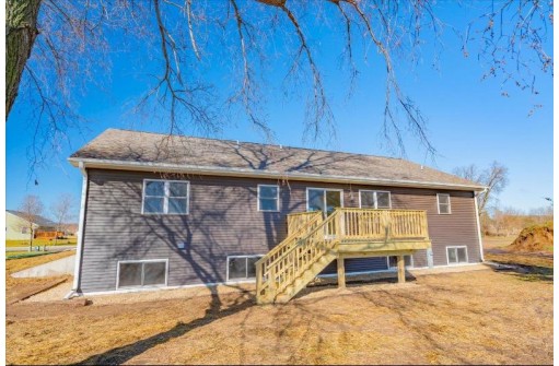 400 Mourning Dove Court, Arena, WI 53503
