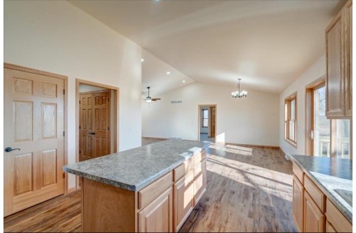 400 Mourning Dove Court, Arena, WI 53503