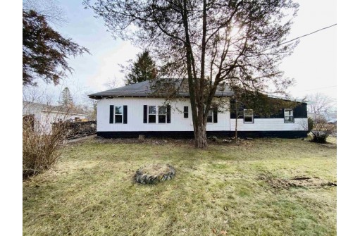 367 N Washington Street, Lyndon Station, WI 53944