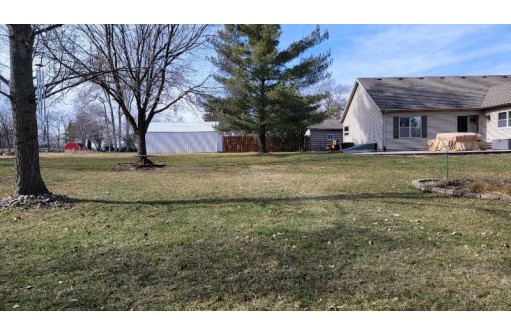 942 E Philhower Road, Beloit, WI 53511