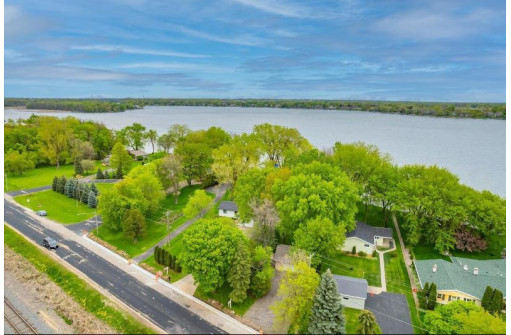 1791 Butte Des Morts Beach Road, Neenah, WI 54956