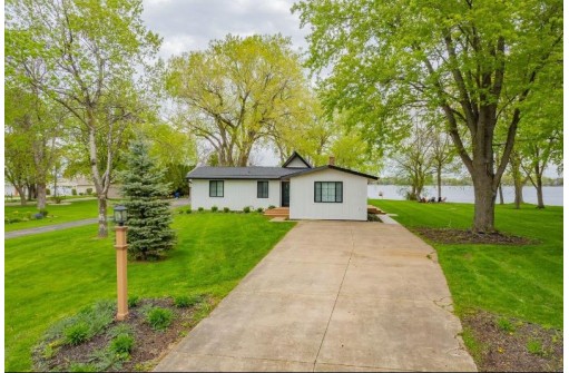 1791 Butte Des Morts Beach Road, Neenah, WI 54956