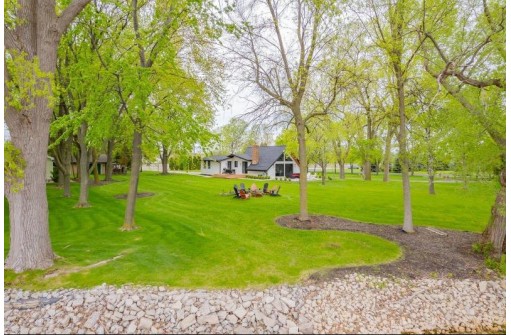 1791 Butte Des Morts Beach Road, Neenah, WI 54956