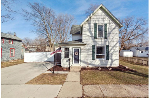 217 S 6th Street, Delavan, WI 53115