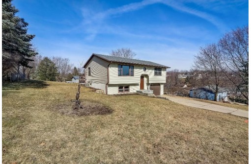 105 Ruste Road, Barneveld, WI 53507