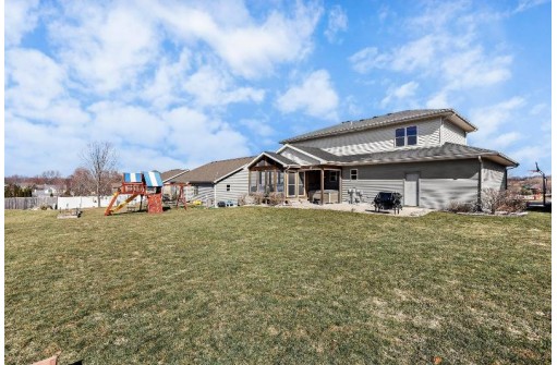 672 Gatsby Glen Drive, Verona, WI 53593