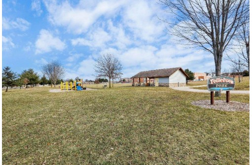 672 Gatsby Glen Drive, Verona, WI 53593