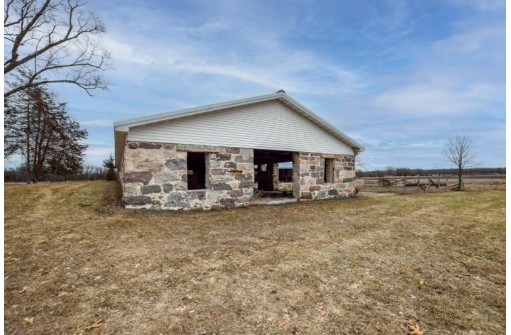 N4958 Town Hall Road, Montello, WI 53949