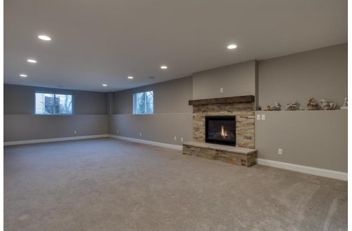 413 Chapel Hill Drive, Johnson Creek, WI 53038