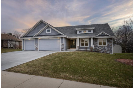 413 Chapel Hill Drive, Johnson Creek, WI 53038