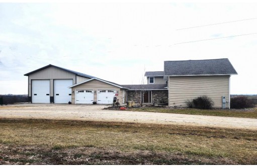 7773 Porter Hill Road, Lancaster, WI 53813-9718