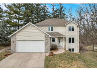 3009 Pineway Trail Fitchburg, WI 53719