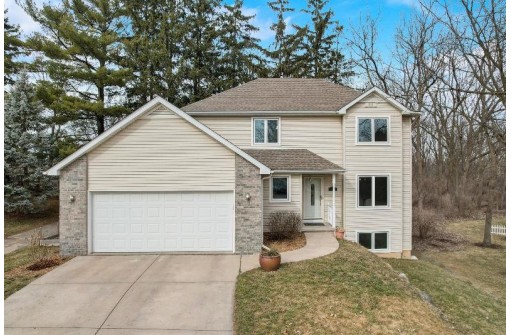 3009 Pineway Trail, Fitchburg, WI 53719