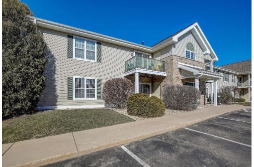 203 Kearney Way 201, Waunakee, WI 53597