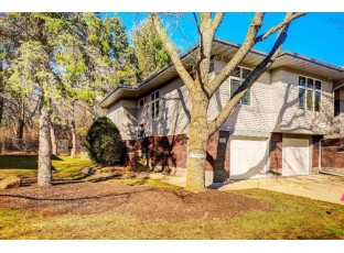 17 Deer Point Trail Madison, WI 53719