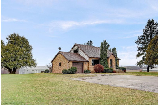 4783 County Road J, Mount Horeb, WI 53572