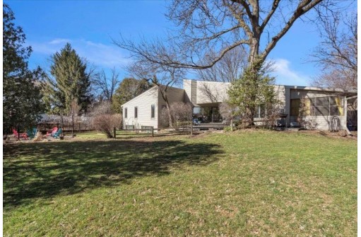 5805 Tall Oaks Road, Fitchburg, WI 53711