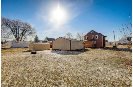 121 W Winnebago Street, Friesland, WI 53935