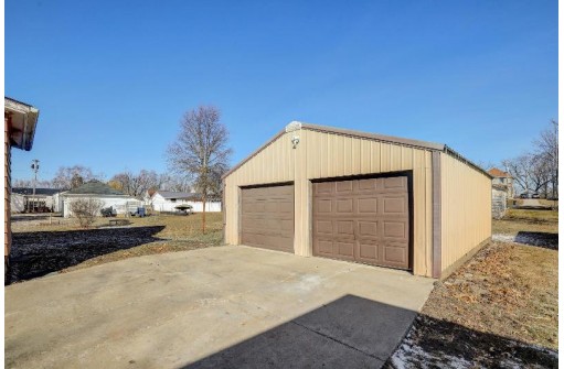 121 W Winnebago Street, Friesland, WI 53935