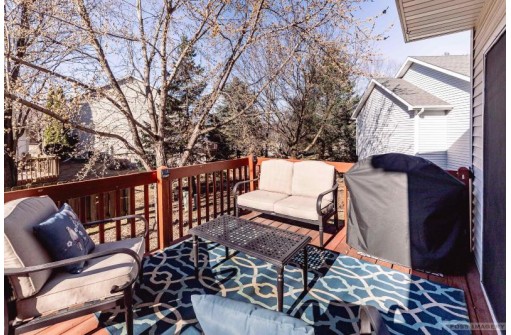 5202 Ridge Oak Drive, Madison, WI 53704