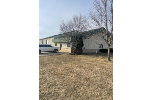 555 Commercial Avenue, Green Lake, WI 54941