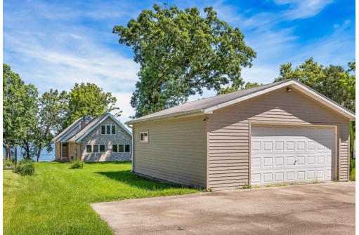 W1188 Spring Grove Road, Green Lake, WI 54941